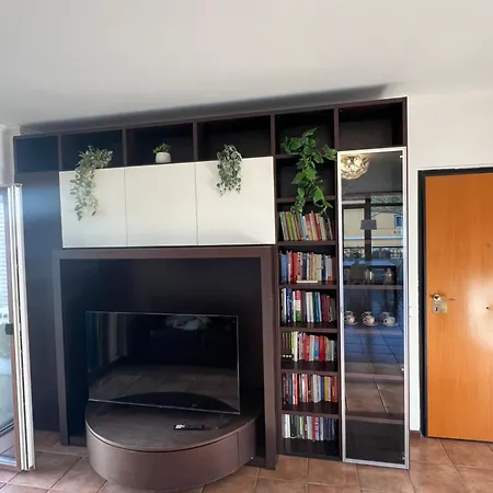 Apartman La Casa Del Tomo - Serenity & Charme, Steps From Cornelia Metro Line A
