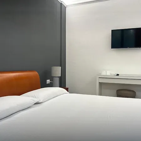 La Casa Del Tomo - Metro A - Parcheggio Privato - 6 Ospiti Apartment